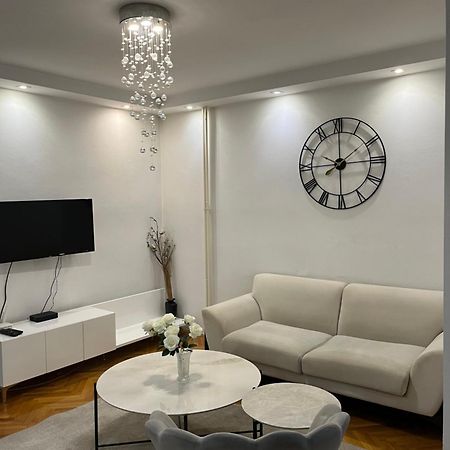 Ruby Luxury Central Apartment Skopje Luaran gambar