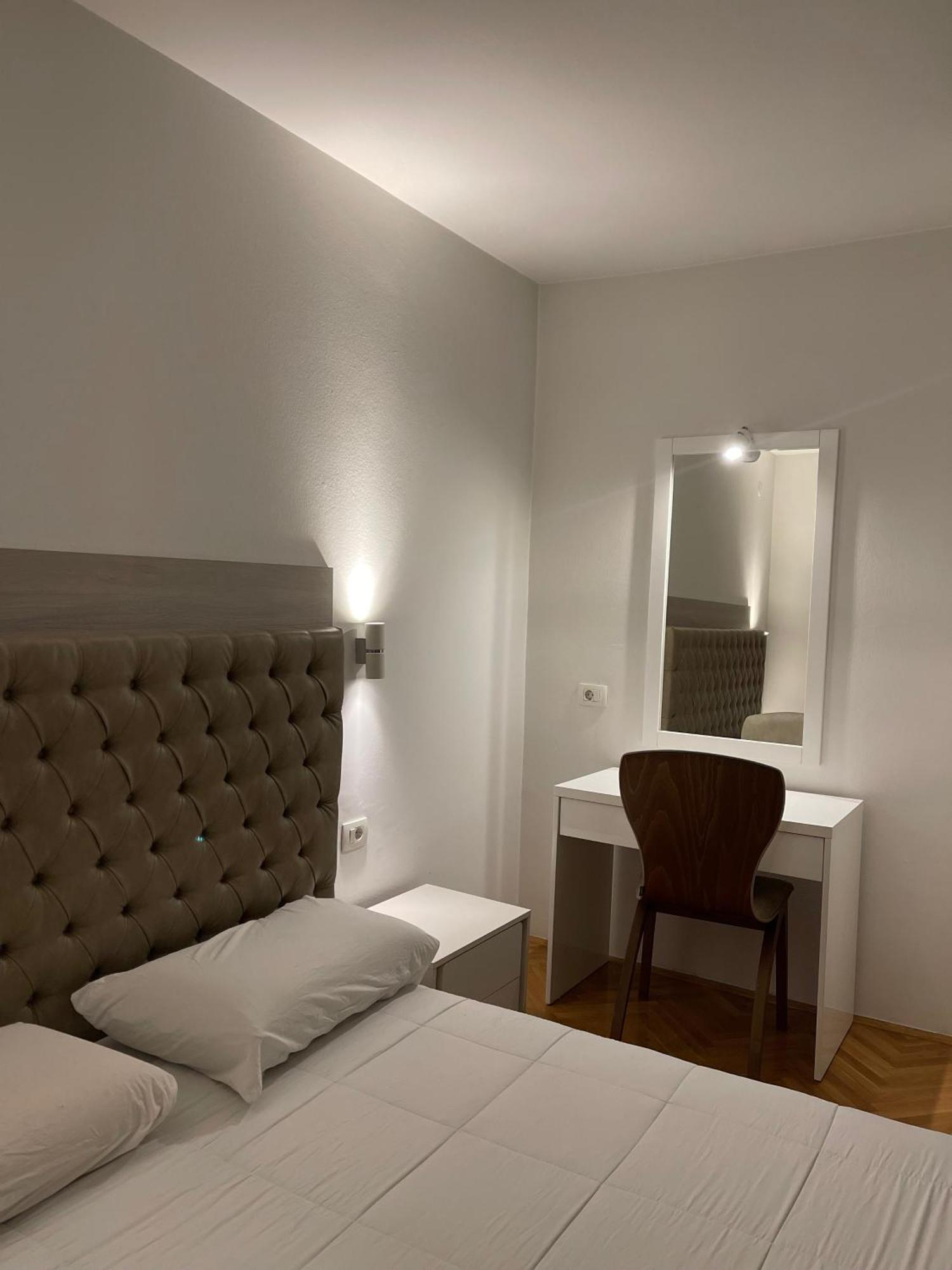 Ruby Luxury Central Apartment Skopje Luaran gambar