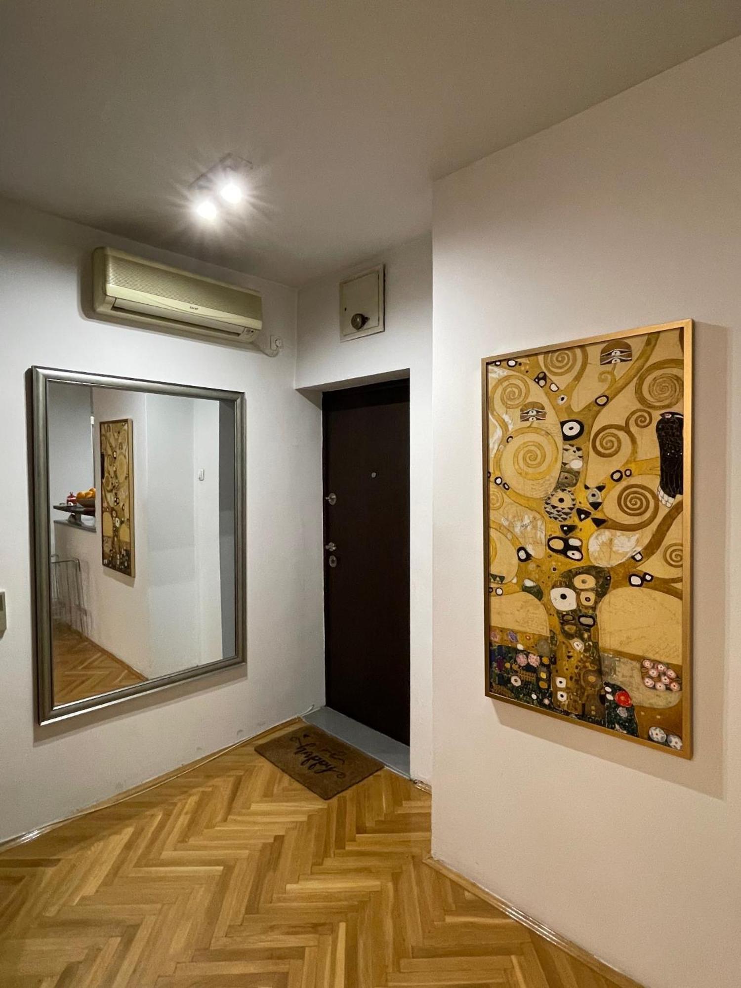 Ruby Luxury Central Apartment Skopje Luaran gambar