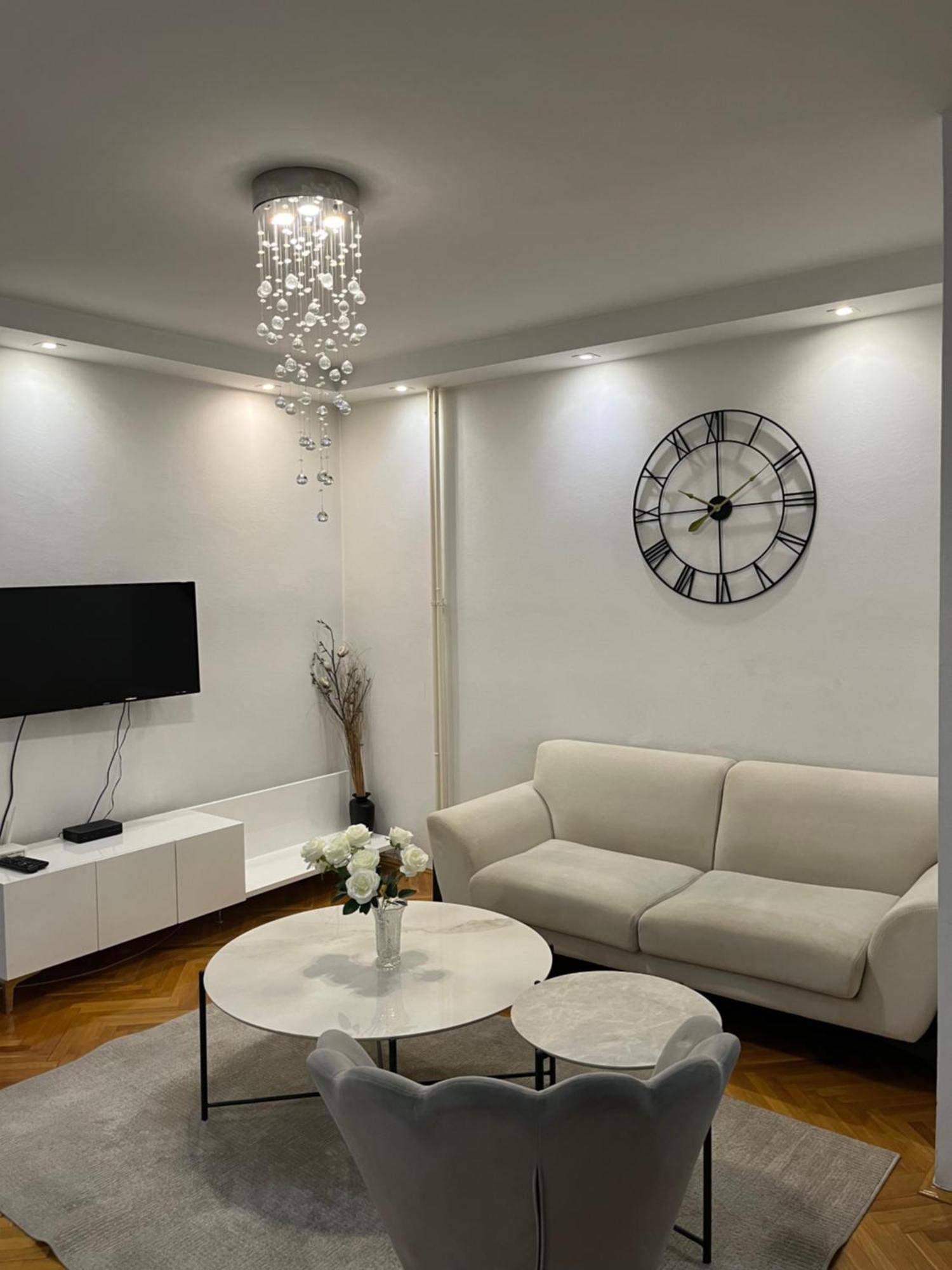 Ruby Luxury Central Apartment Skopje Luaran gambar