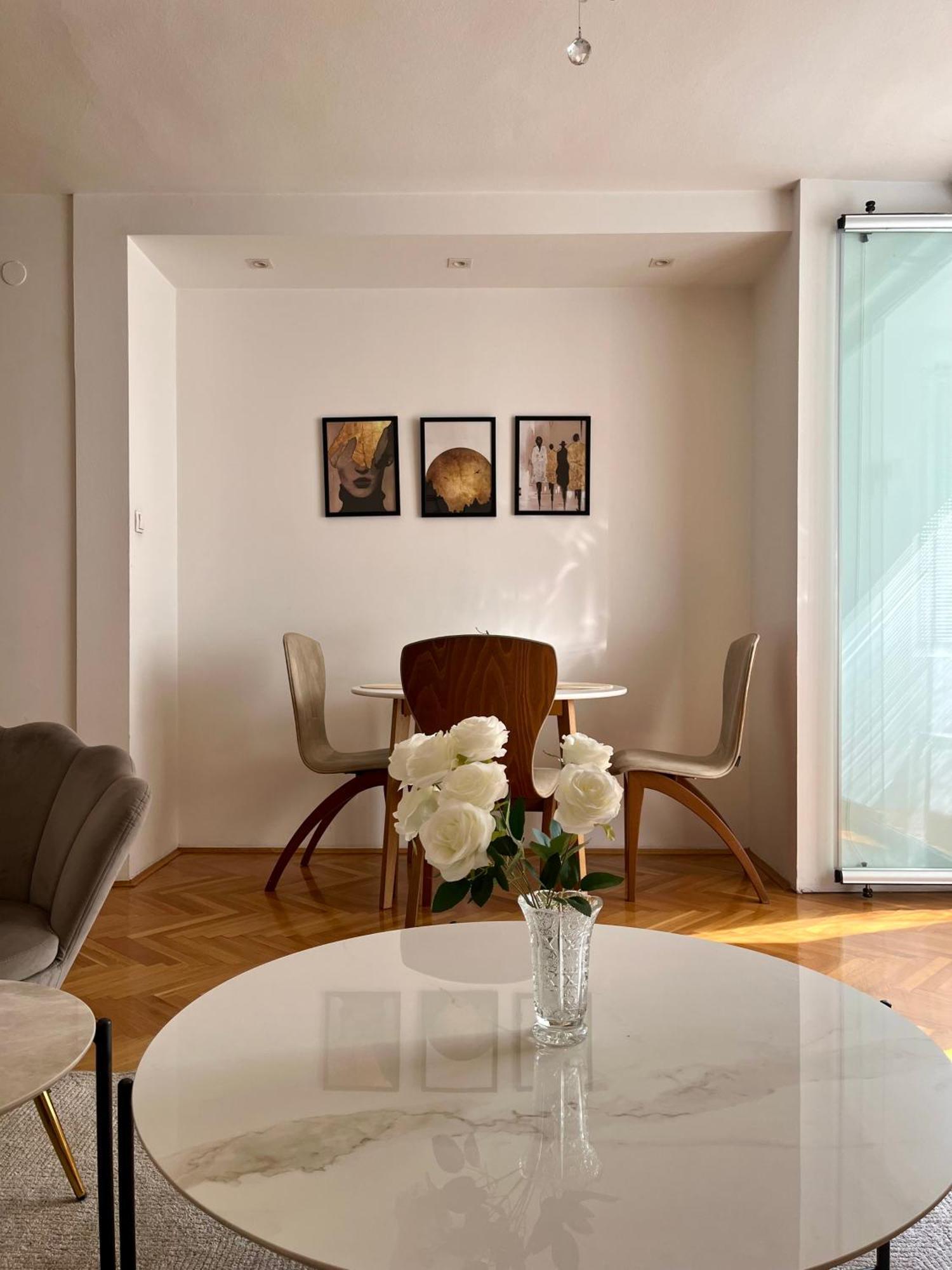 Ruby Luxury Central Apartment Skopje Luaran gambar