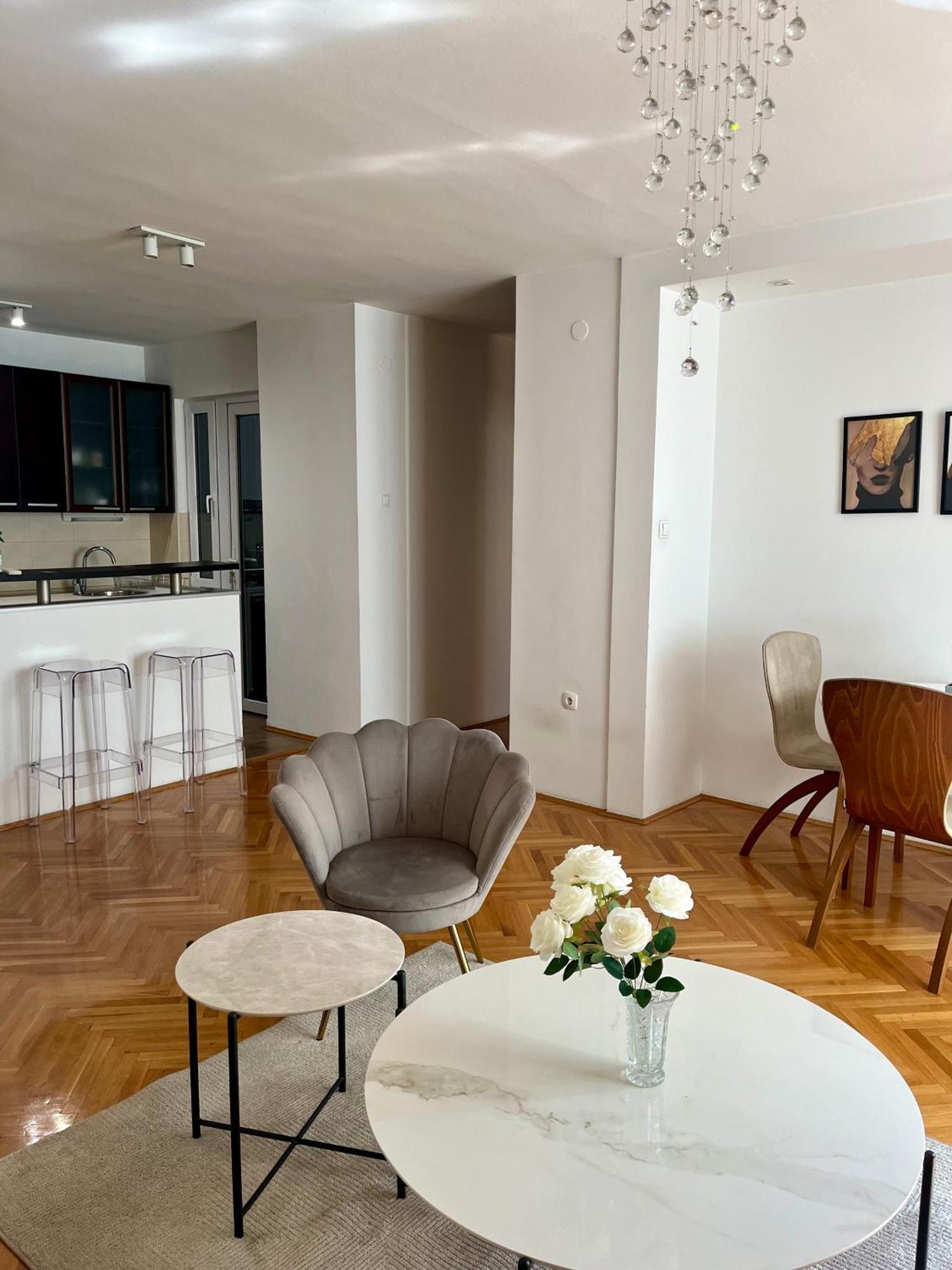 Ruby Luxury Central Apartment Skopje Luaran gambar